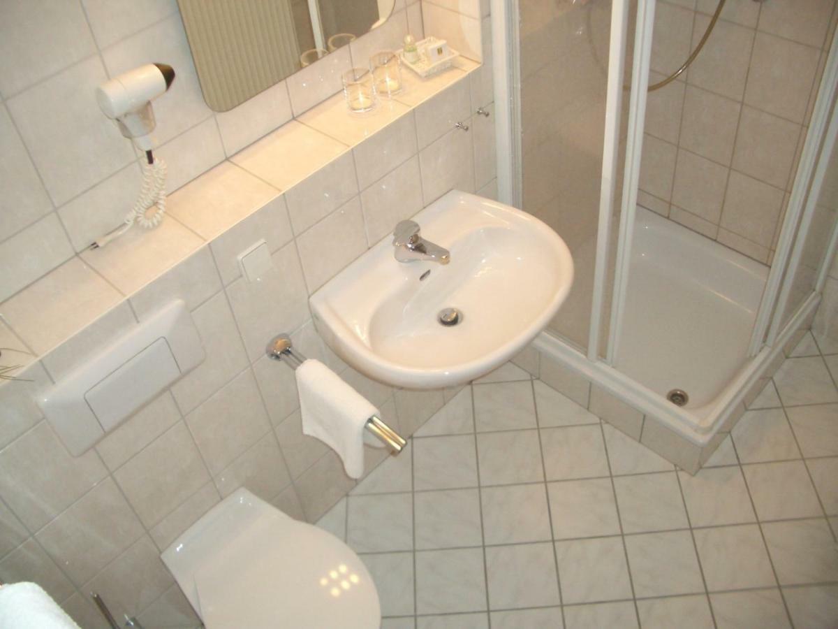 Weinhotel Wagner Frankenthal  Exteriör bild